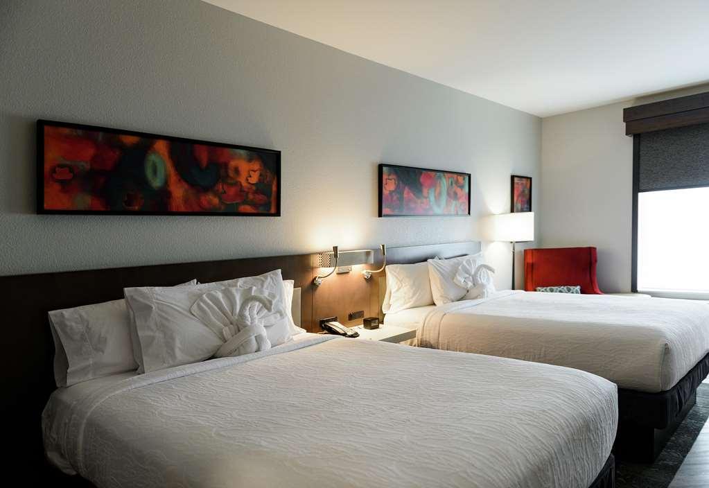 Hilton Garden Inn Louisville Mall Of St. Matthews Room photo